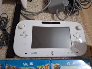 Lote Nintendo Wii U + Giochi e altro