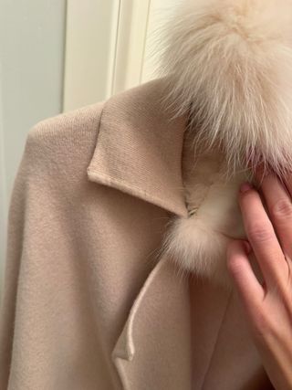 Cappotto beige con pelliccia