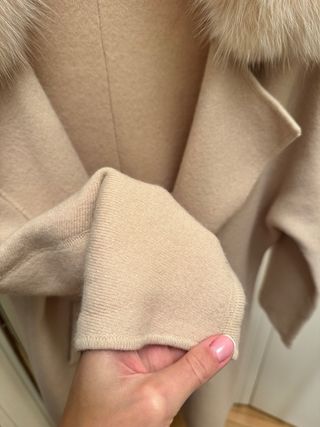 Cappotto beige con pelliccia