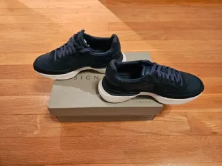 Zapatillas Clarks de Cuero Azul Marino y Blanco