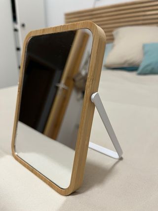 Espejo de mesa de madera
