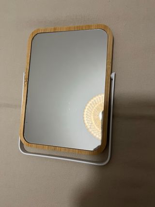 Espejo de mesa de madera