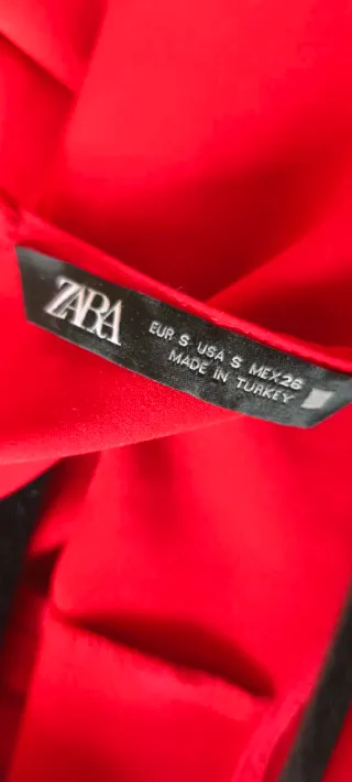 Vestido rojo fruncido