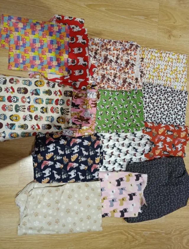 Funda y marcapáginas floral