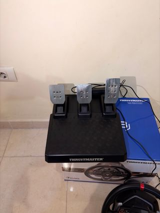 Thrustmaster T248 Volante + Pedales PS5/PS4/PC