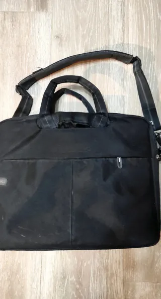 Maletín grande Dell para portátil.