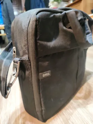 Maletín grande Dell para portátil.