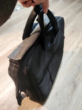 Maletín grande Dell para portátil.