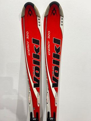Esquís Volkl Energy 320 con fijaciones