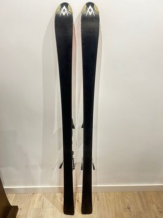 Esquís Volkl Energy 320 con fijaciones