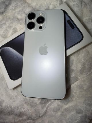 iPhone 15 Pro Max blanco