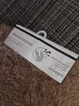 Alfombra mullida redonda beige y marrón sin usar