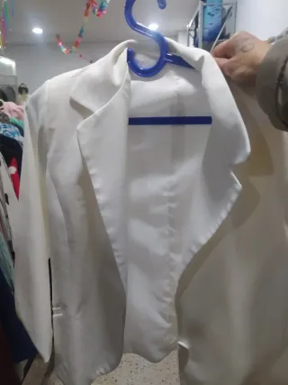 Americana blanca talla 46 Buen estado