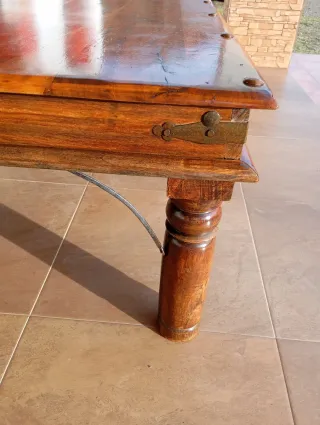 Mesa de madera rústica
