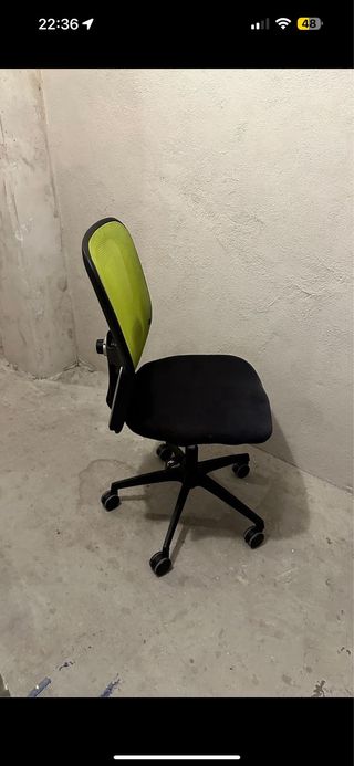 Mesa estudio cristal, de regalo silla de oficina