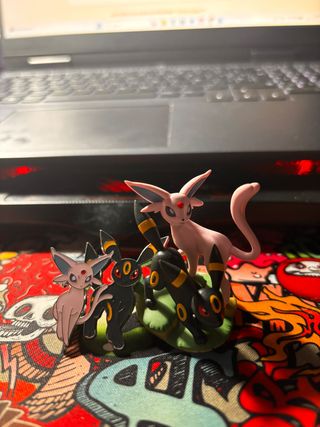Figuras Umbreon y Espeon Pokémon