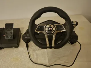 Volante Hurricane con pedales