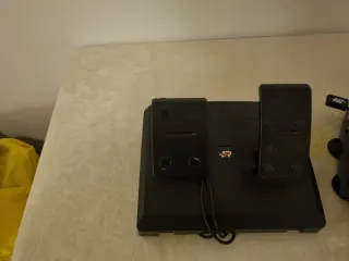 Volante Hurricane con pedales