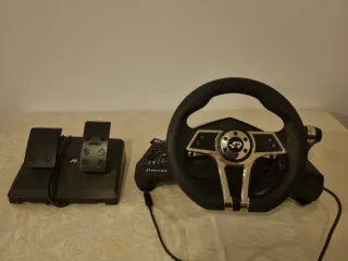 Volante Hurricane con pedales