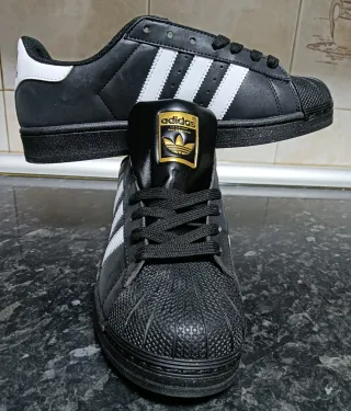 Adidas Superstar Negras Talla 42
