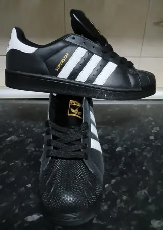 Adidas Superstar Negras Talla 42
