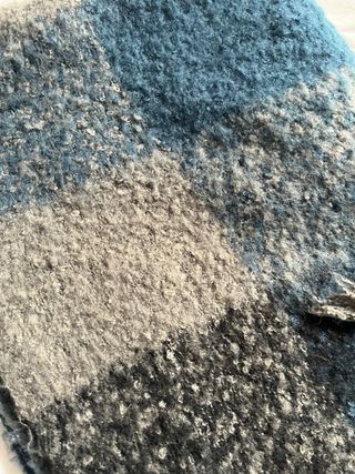 Bufanda larga cuadros azul gris negro