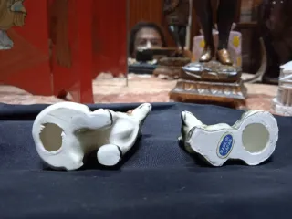 2 Perritos cerámica beige y marrón