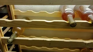 Porta bottiglie in legno