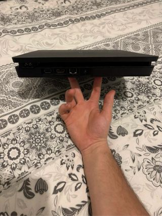 Playstation 4 500GB + 5 Giochi