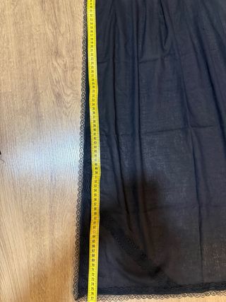 Delantal huertana negro con lazos.