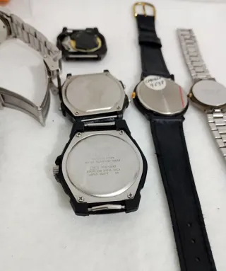 Lote 10 Relojes Colección/Piezas todos 22 €