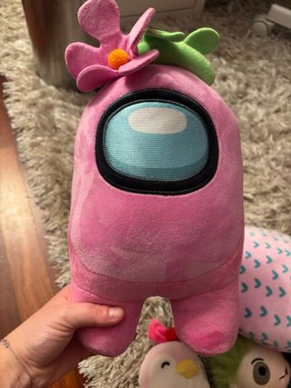 Peluche Among Us Rosa con Flor
