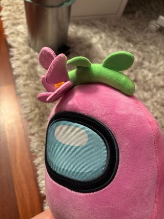 Peluche Among Us Rosa con Flor