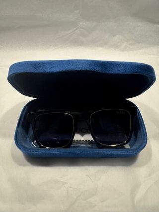 Occhiali da sole Gucci neri e blu