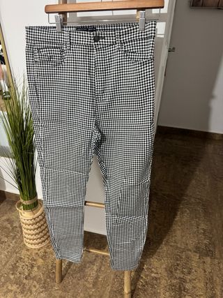 Pantalones pitillo cuadros vichy Stradivarius