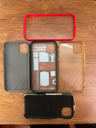 Confezione da 5 custodie per iPhone 11 con design diversi