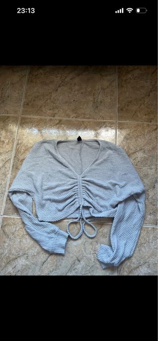 Jersey Talla M (corto por la zona del ombligo)