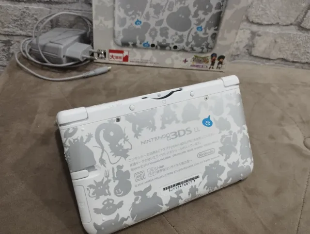 Nintendo 3DS LL Dragon Quest Edición Especial