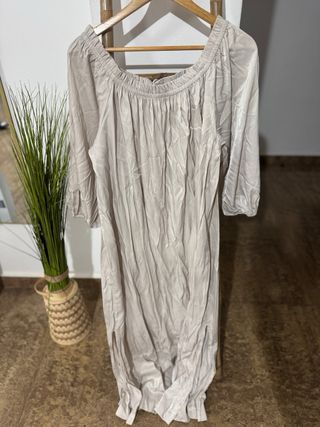Vestido mesonera beige largo