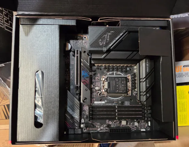 Placa Base ASUS ROG Strix B760-F Gaming WiFi