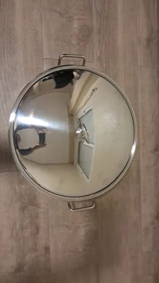 Olla grande de metal, nueva sin utilizar