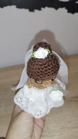 Novia de croché hecha a mano