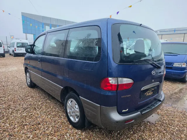 Hyundai H-1/  7 plazas