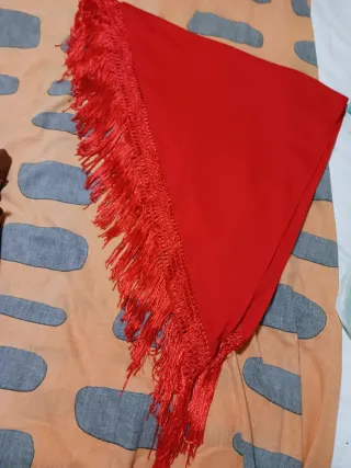 Chal flamenco con flecos