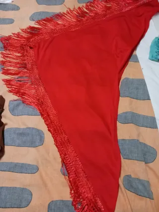 Chal flamenco con flecos