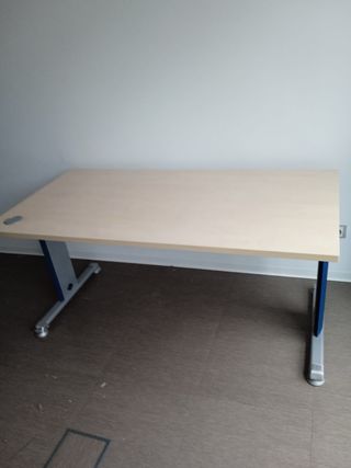 Mesa de oficina Nesa,