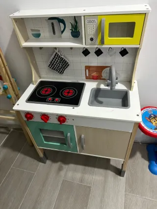 Cocina de juguete de madera