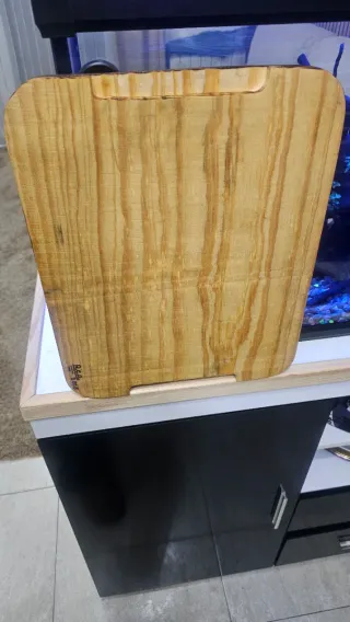 Tabla de cortar madera con ciervo