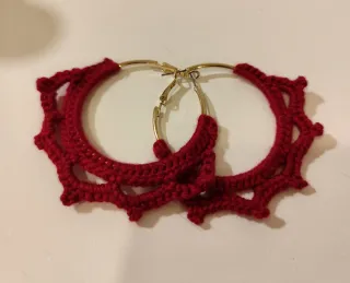 Pendientes Aro Dorado Bordado burdeos