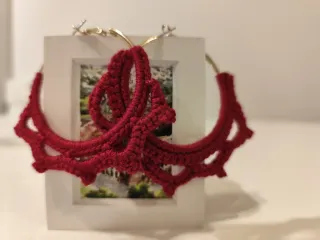 Pendientes Aro Dorado Bordado burdeos